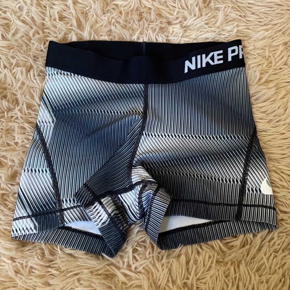 Nike shorts ❤️